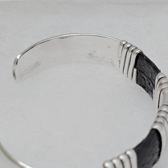 Silpada Super Rare Sterling Silver Black Snakeskin Heavy Cuff  EB430/B0430 - Picture 11 of 16